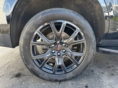 2024 GMC Yukon SLT