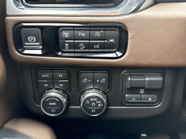 2025 GMC Yukon Denali Ultimate