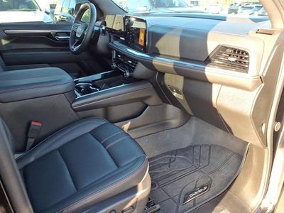 2025 Chevrolet Suburban RST