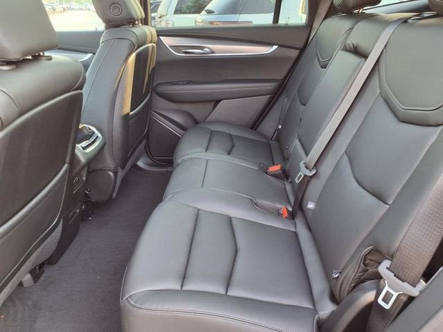 2025 Cadillac XT6 Luxury