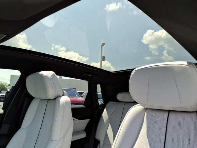 2025 Cadillac LYRIQ Luxury 1
