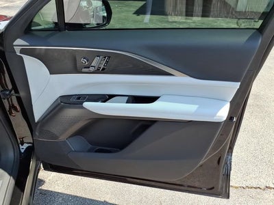 2025 Cadillac LYRIQ Luxury 1