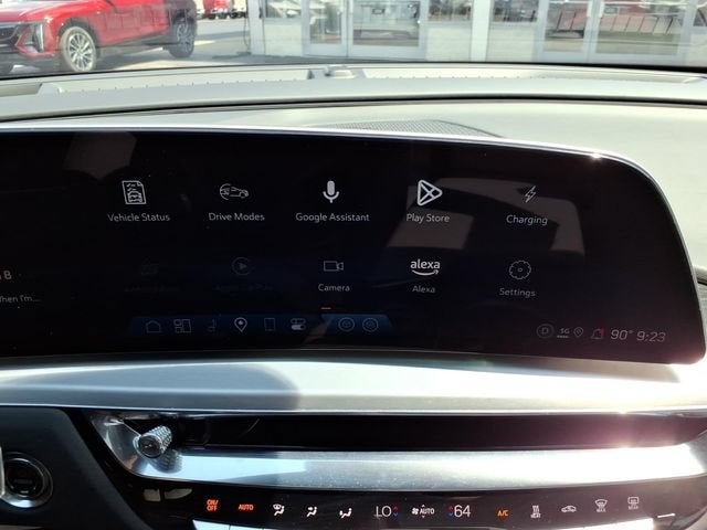 2025 Cadillac LYRIQ Luxury 1