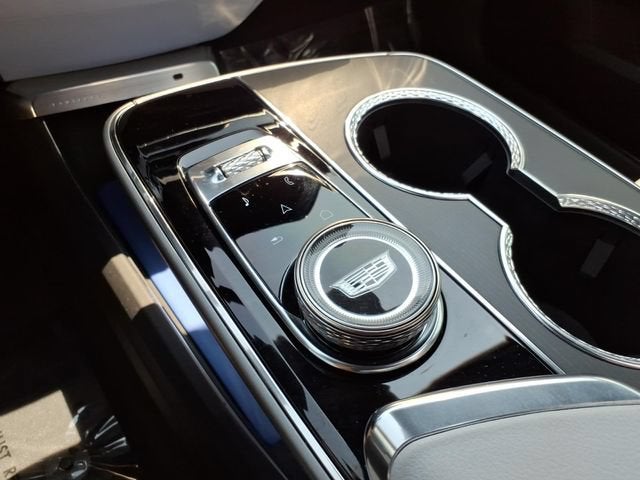 2025 Cadillac LYRIQ Luxury 1