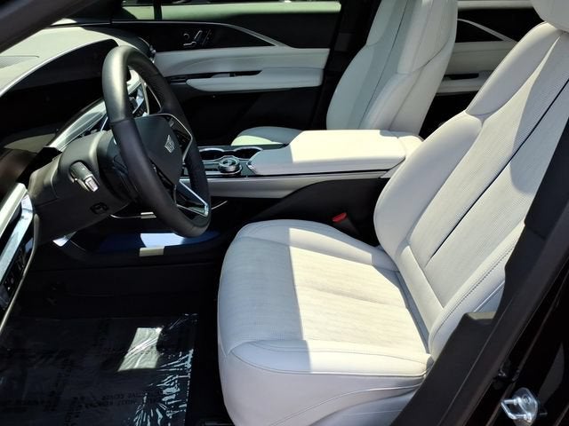 2025 Cadillac LYRIQ Luxury 1