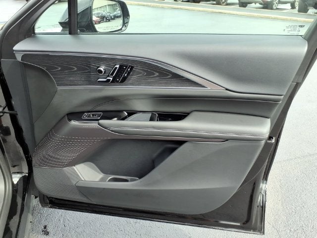 2025 Cadillac LYRIQ Luxury 1