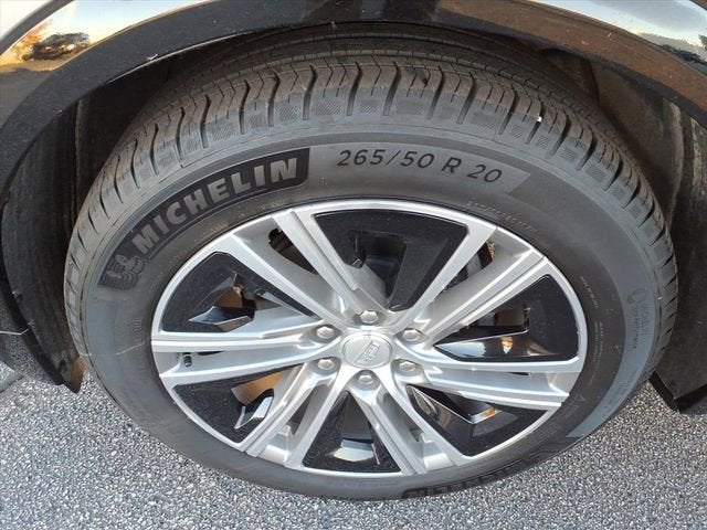 2024 Cadillac LYRIQ Luxury 1