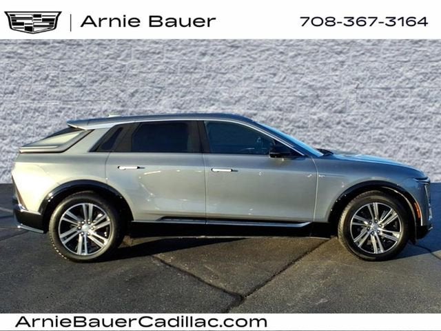 2024 Cadillac LYRIQ Luxury 1