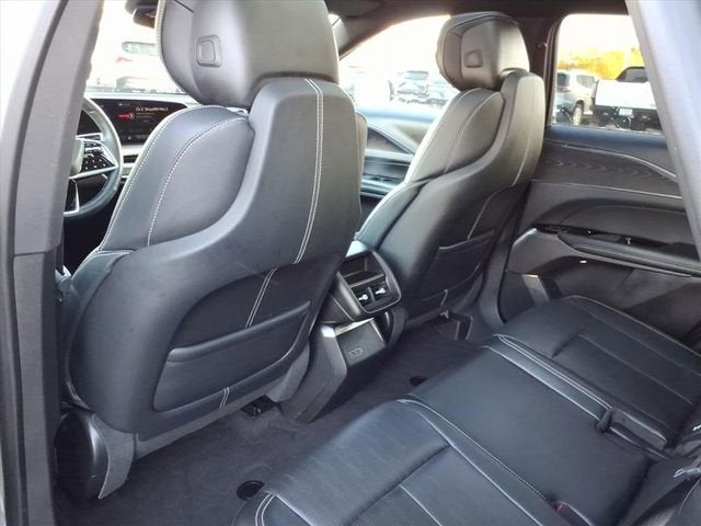 2024 Cadillac LYRIQ Luxury 1