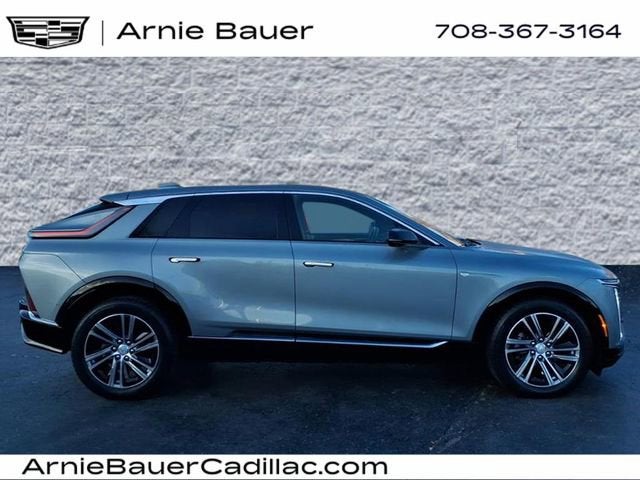 2024 Cadillac LYRIQ Luxury 1