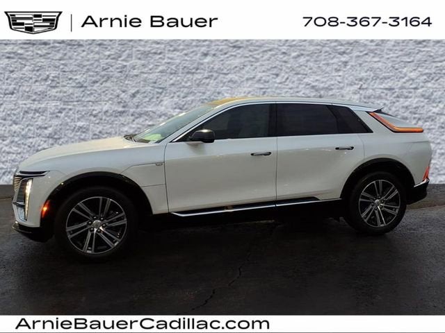 2024 Cadillac LYRIQ Luxury 1