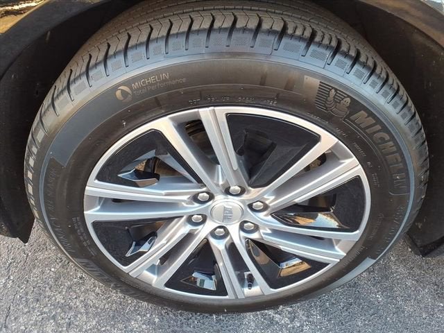 2024 Cadillac LYRIQ Luxury 1