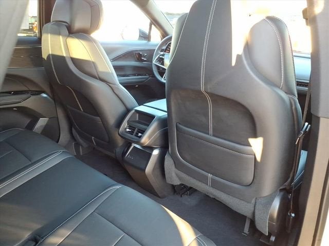 2024 Cadillac LYRIQ Luxury 1