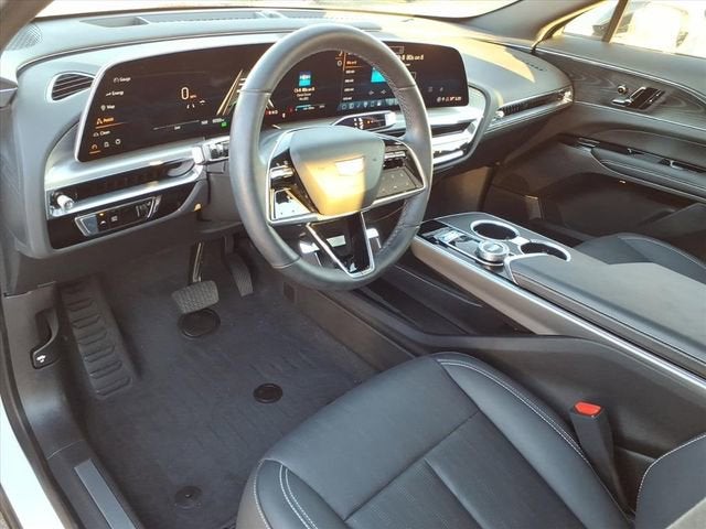 2024 Cadillac LYRIQ Luxury 1