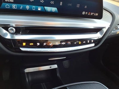 2024 Cadillac LYRIQ Luxury 1