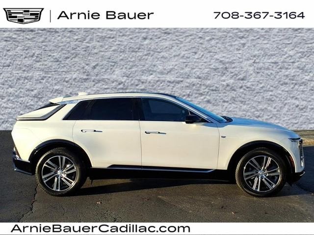 2024 Cadillac LYRIQ Luxury 1