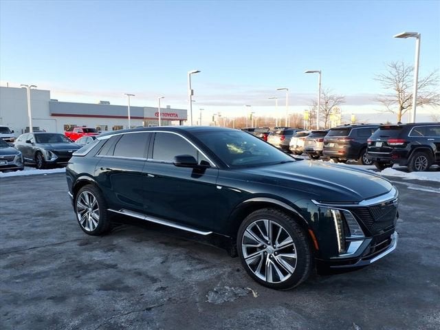2024 Cadillac LYRIQ Luxury 3