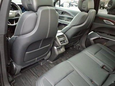 2024 Cadillac LYRIQ Luxury 3