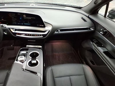 2024 Cadillac LYRIQ Luxury 3