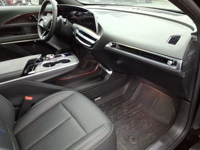 2024 Cadillac LYRIQ Luxury 3