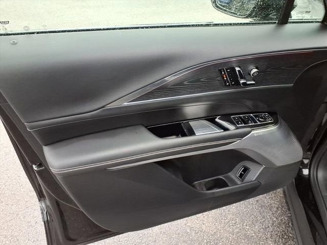 2024 Cadillac LYRIQ Luxury 3