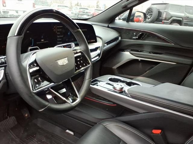 2024 Cadillac LYRIQ Luxury 3