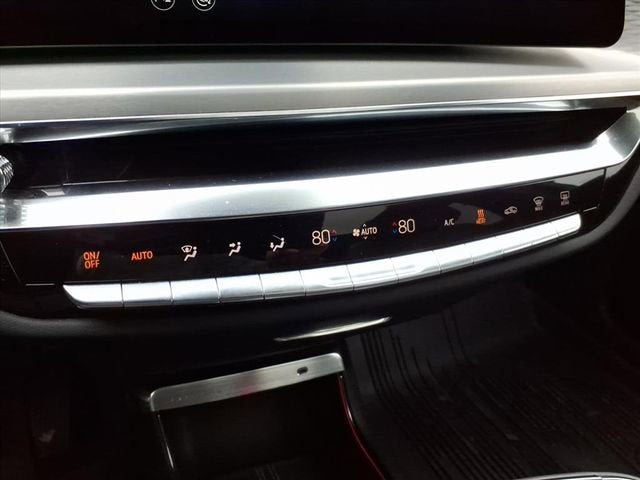 2024 Cadillac LYRIQ Luxury 3