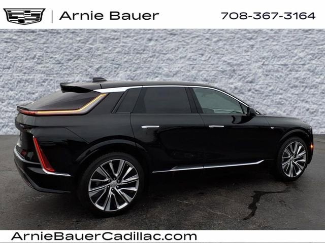 2024 Cadillac LYRIQ Luxury 3
