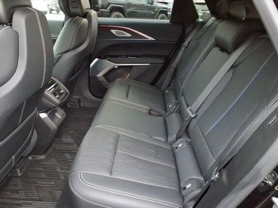 2024 Cadillac LYRIQ Luxury 3