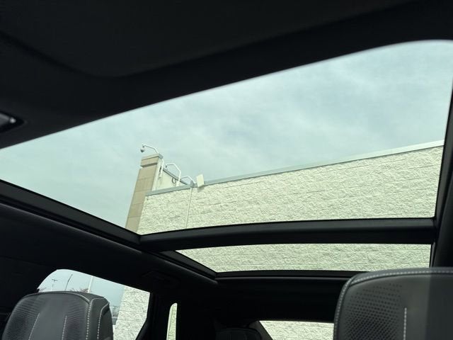 2025 Cadillac LYRIQ Luxury 3