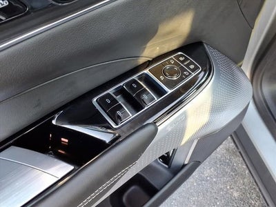 2025 Cadillac LYRIQ Luxury 3