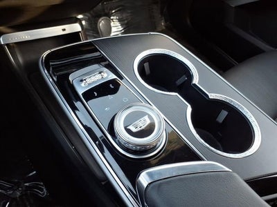 2025 Cadillac LYRIQ Luxury 3