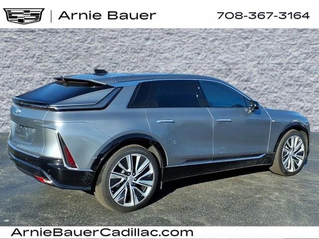 2025 Cadillac LYRIQ Luxury 3
