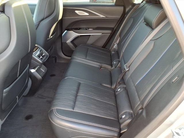 2025 Cadillac LYRIQ Luxury 3