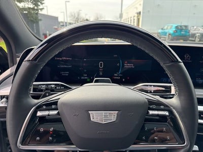 2025 Cadillac LYRIQ Luxury 3