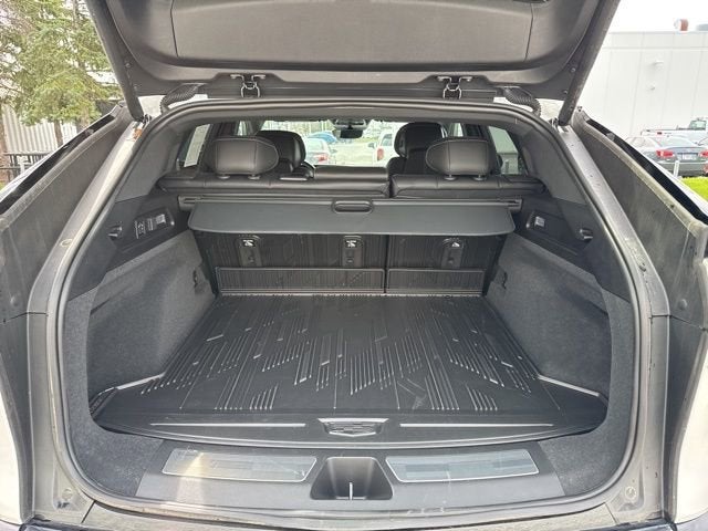 2025 Cadillac LYRIQ Luxury 3