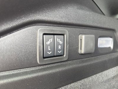 2025 Cadillac LYRIQ Luxury 3