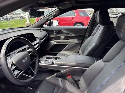 2025 Cadillac LYRIQ Luxury 3