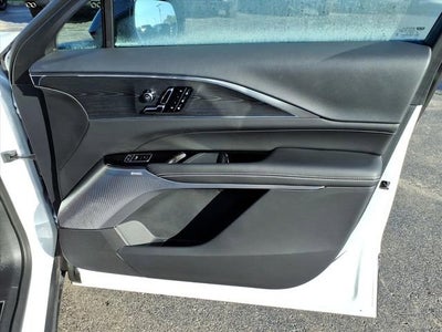 2025 Cadillac LYRIQ Luxury 3