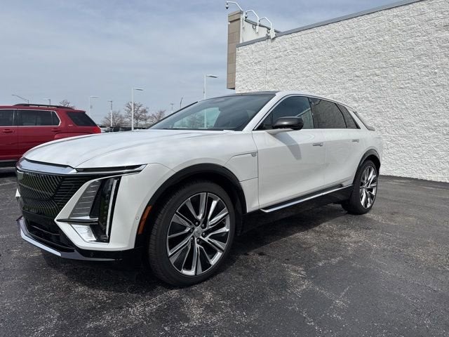 2025 Cadillac LYRIQ Luxury 3