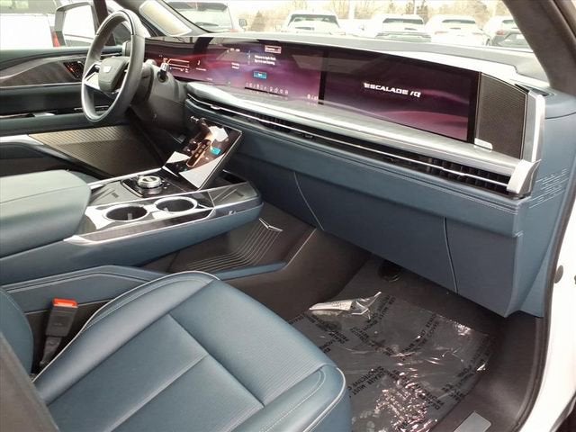 2025 Cadillac ESCALADE IQ Luxury 2