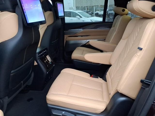 2025 Cadillac ESCALADE IQ Sport 2