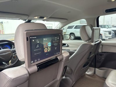 2017 Chrysler Pacifica Touring-L Plus