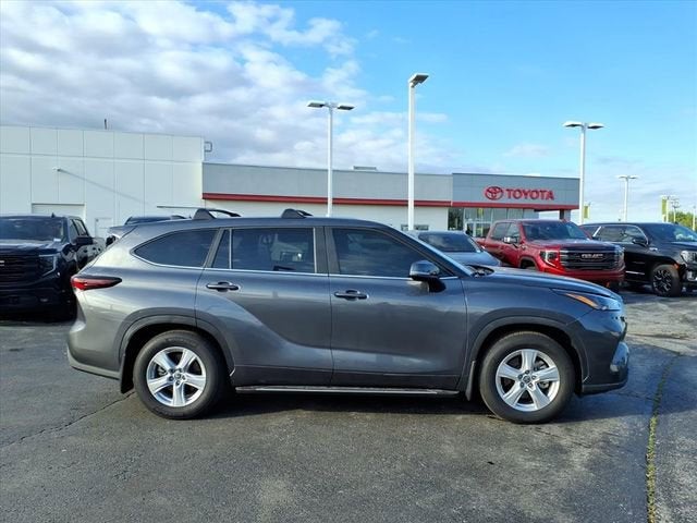 2024 Toyota Highlander LE